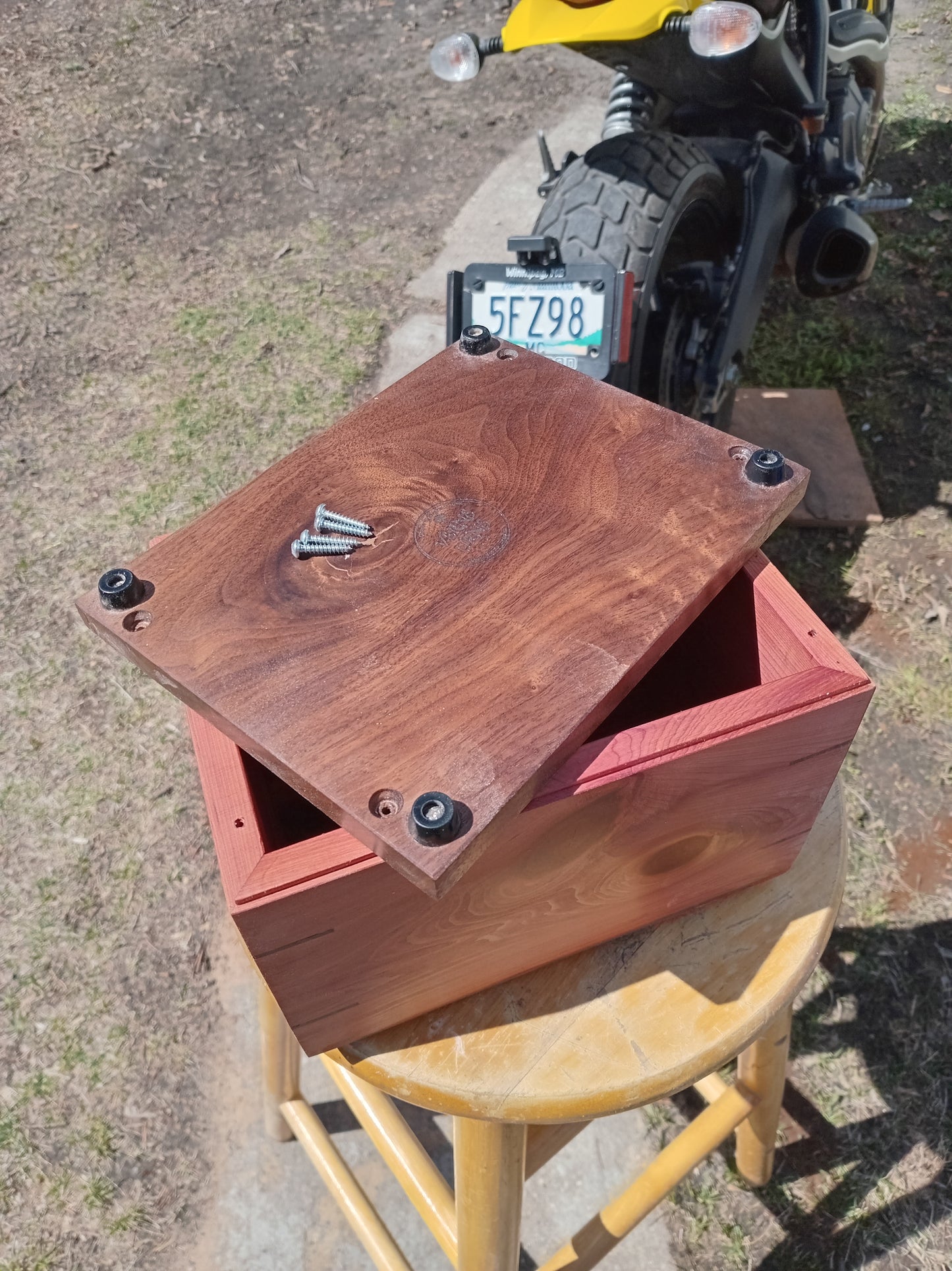 Wholesale Bulk order : 10-Woodbox Urns For Ashes