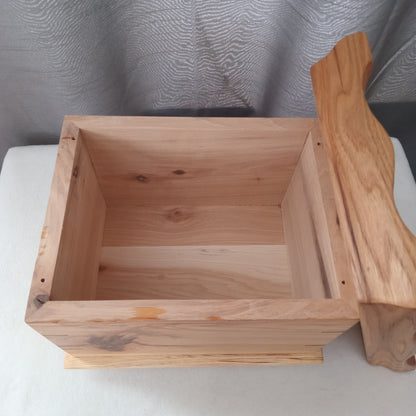 The Ashwood Keep - A Traditional Cremation Urn For Ashes