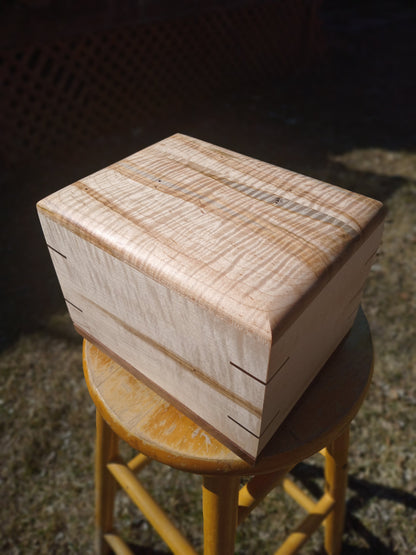 The Treasure Keepsake Woodbox Urn For Ashes