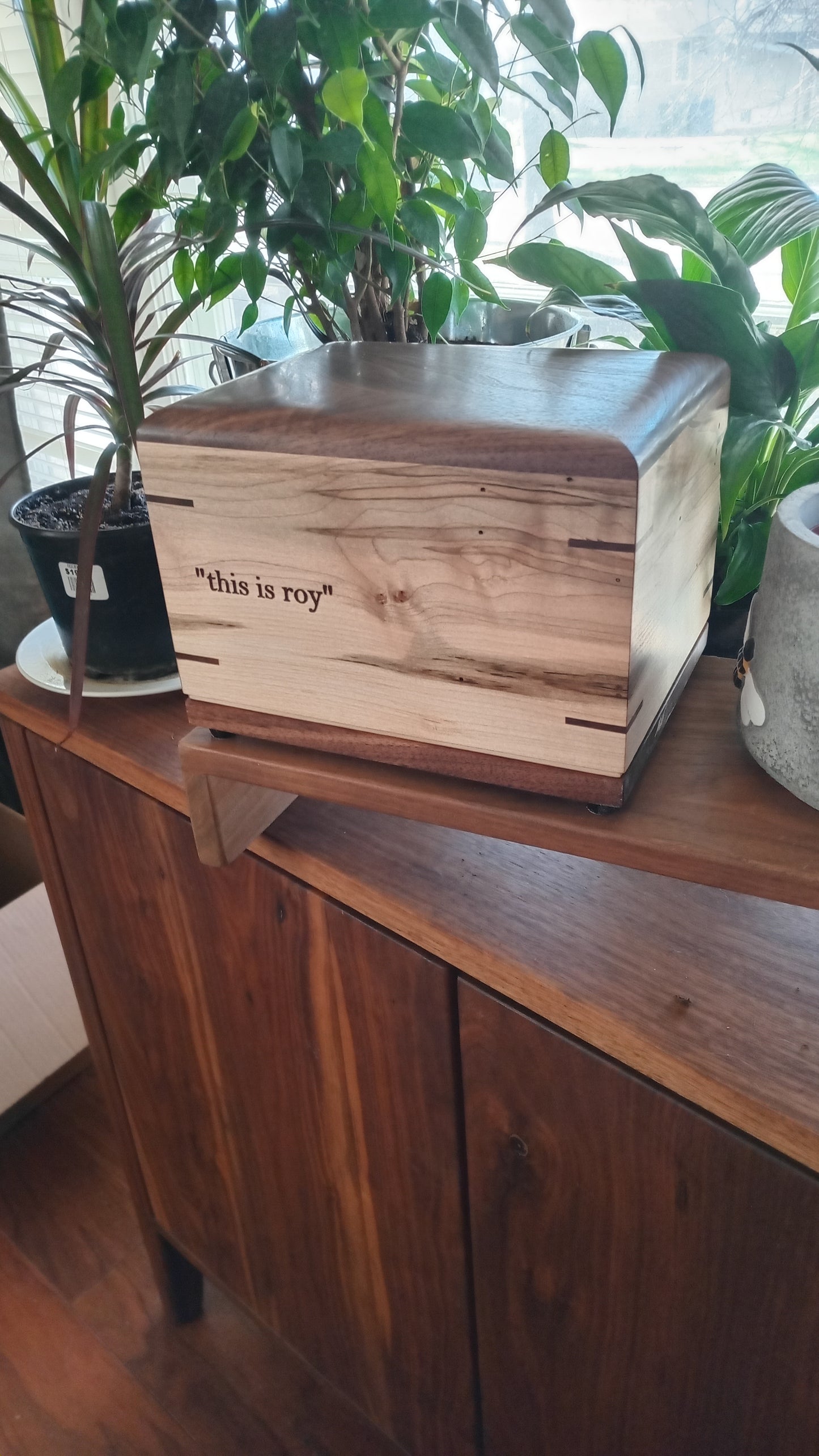 The Camelia Woodbox Urn For Ashes