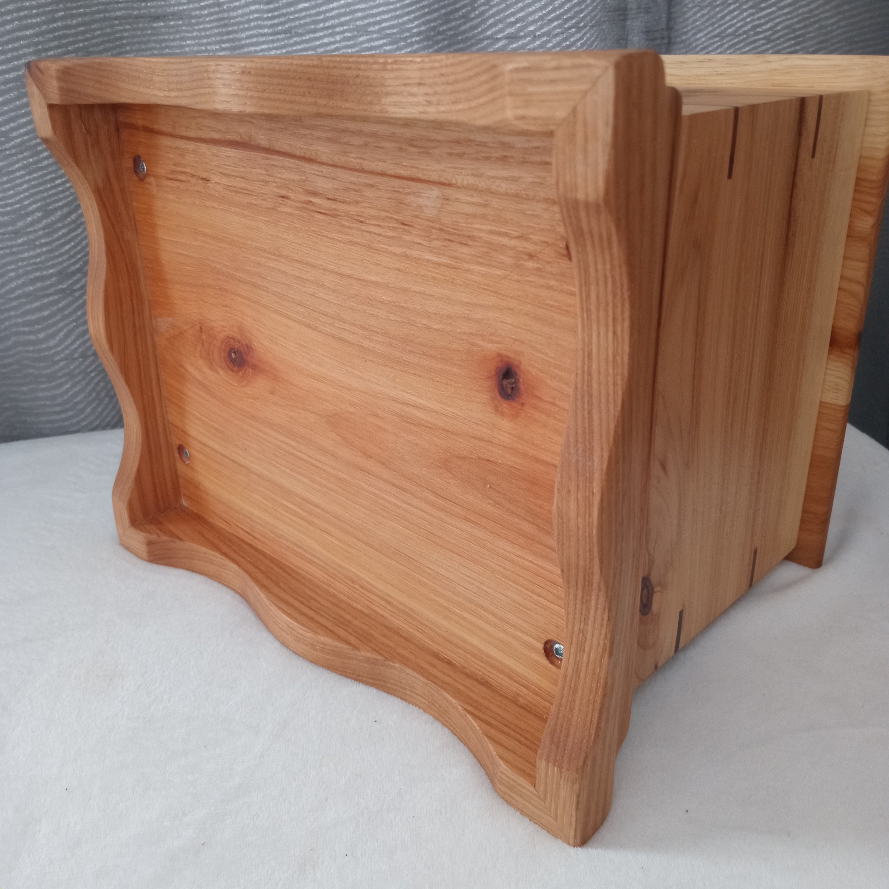 The Ashwood Keep - A Traditional Cremation Urn For Ashes