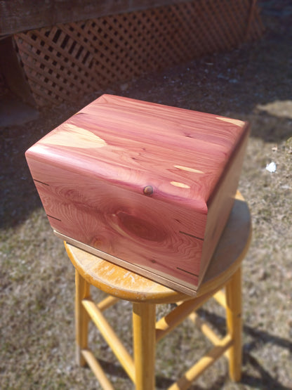 The Treasure Keepsake Woodbox Urn For Ashes