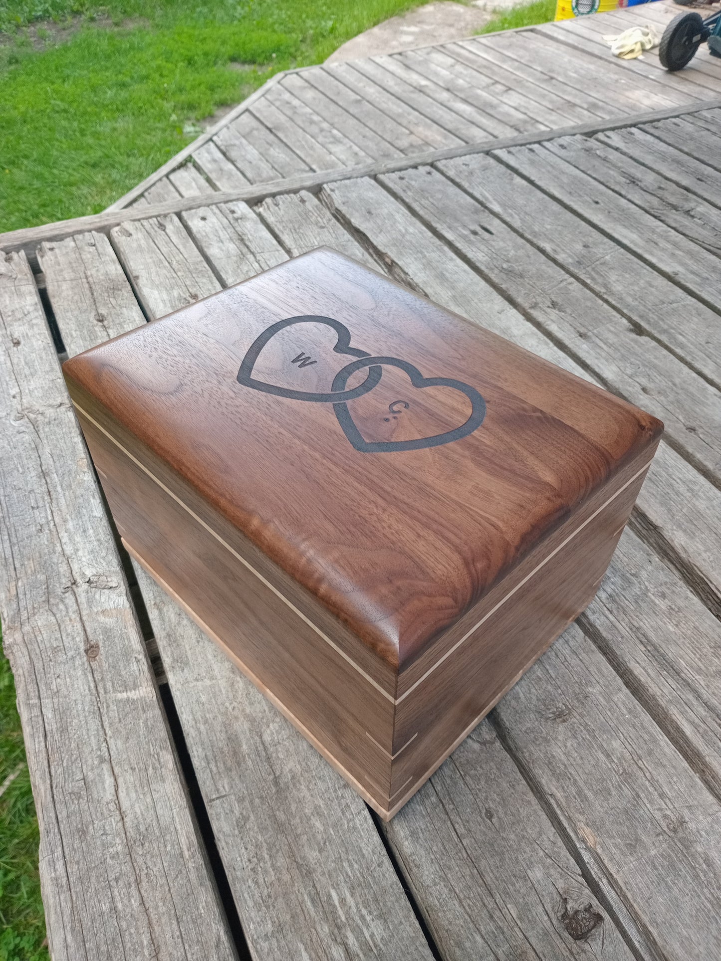 The True North Companion Woodbox Urn For Asthes