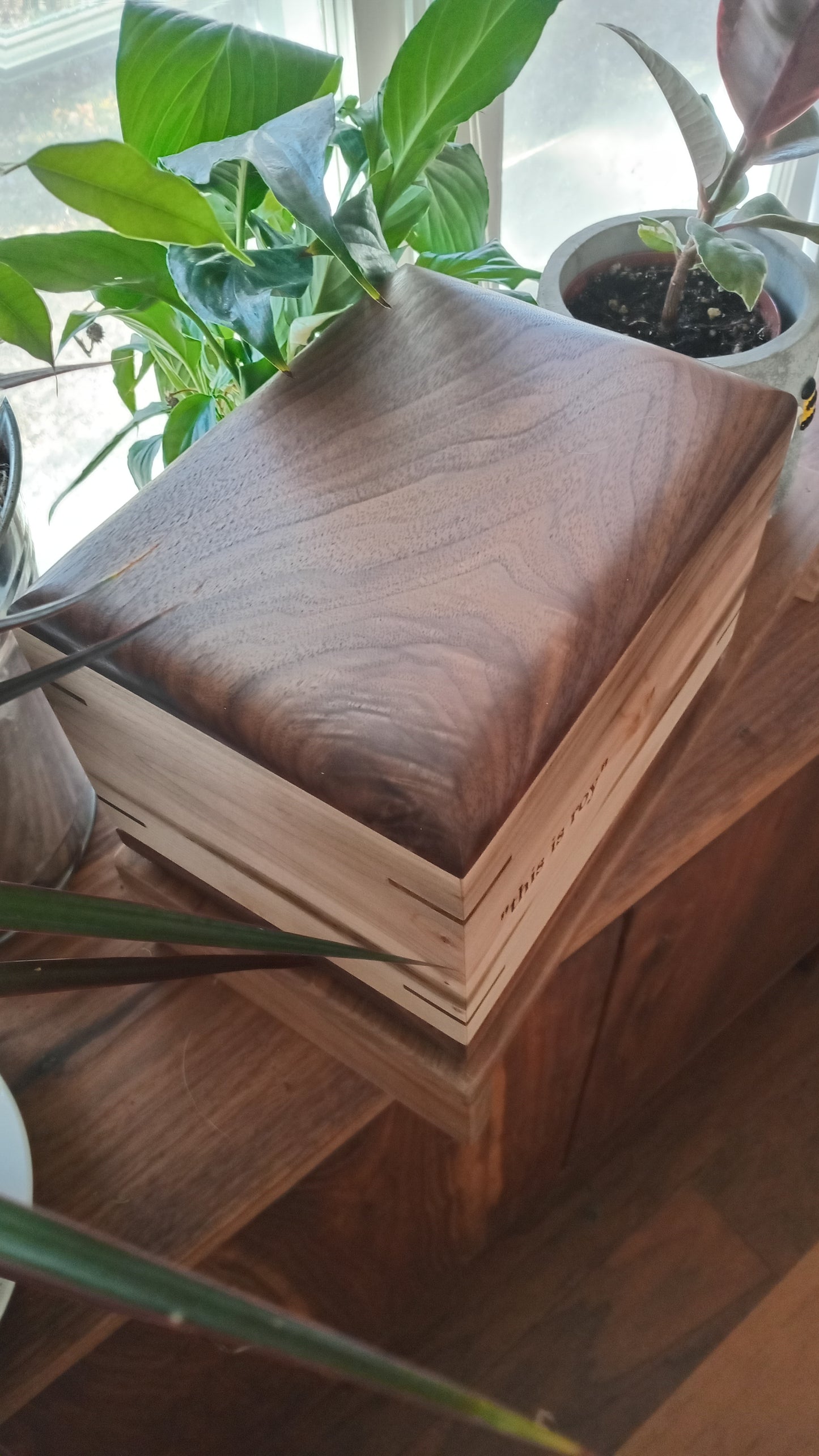 The Camelia Woodbox Urn For Ashes