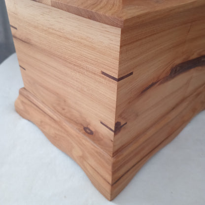 The Ashwood Keep - A Traditional Cremation Urn For Ashes